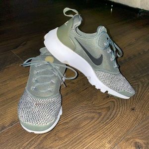 Olive Green Nike Presto Fly SE